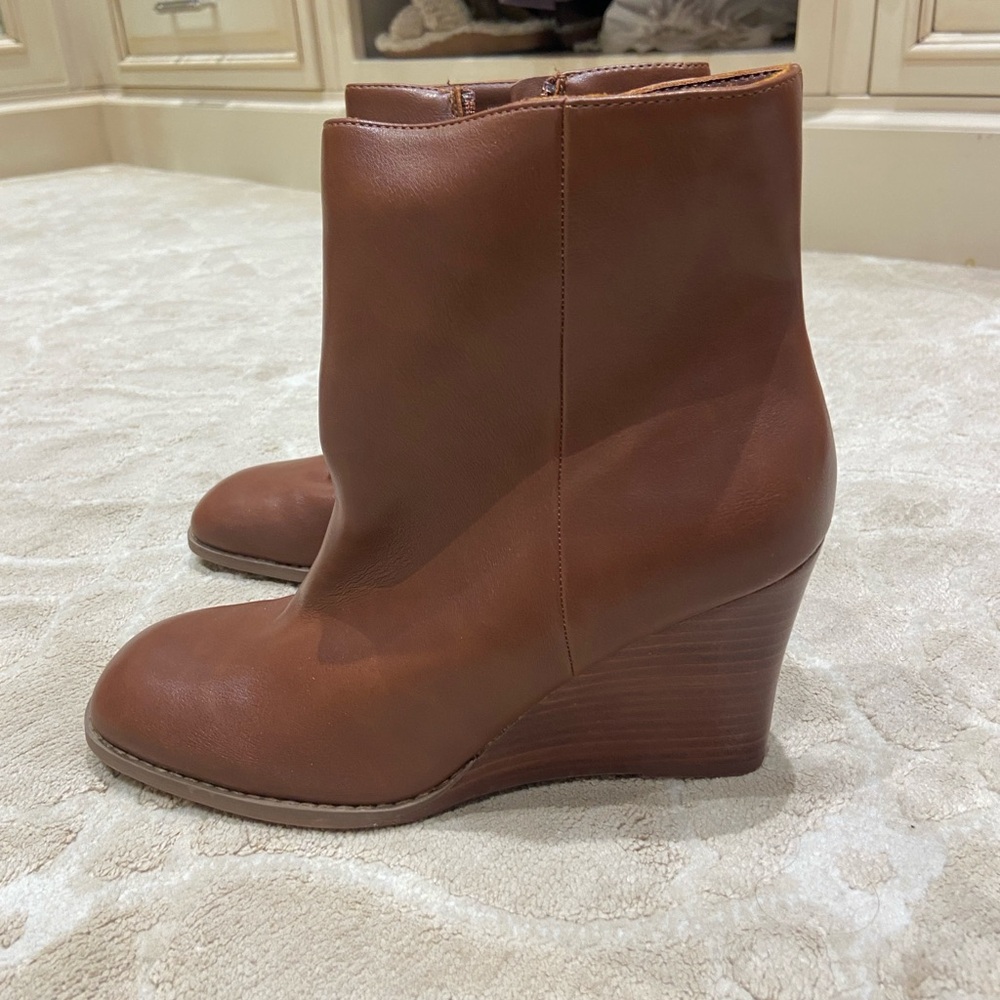 Dolce Vita BNWT Brown Mahogany wedge heel booties size 8 Rupart